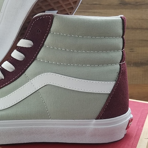 Van's Sk8-hi BRAND New - Picture 4 of 13